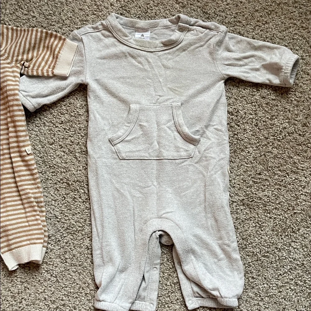 Baby GAP 0-3 Newborn Baby bundle - Beanie and Striped and Gray One Pieces